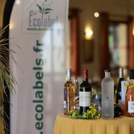 Logis Restaurant Solenca فندق 3*