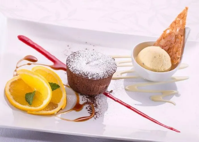 Logis Restaurant Solenca فندق 3*