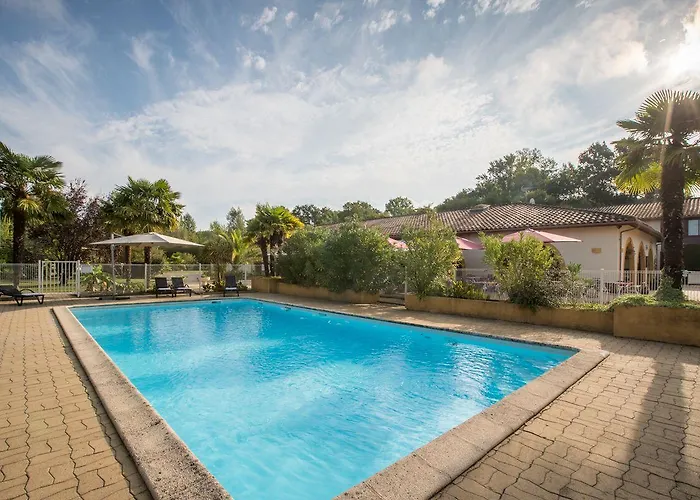 Logis Restaurant Solenca نوغارو