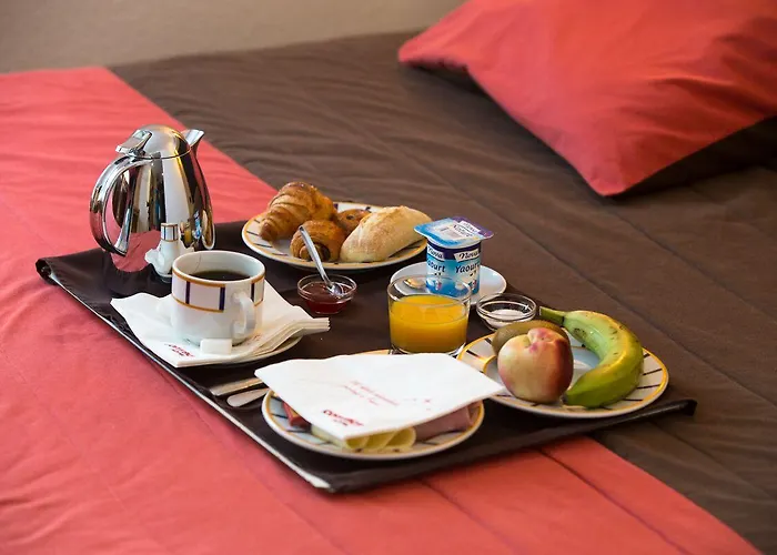 Logis Restaurant Solenca 3* نوغارو