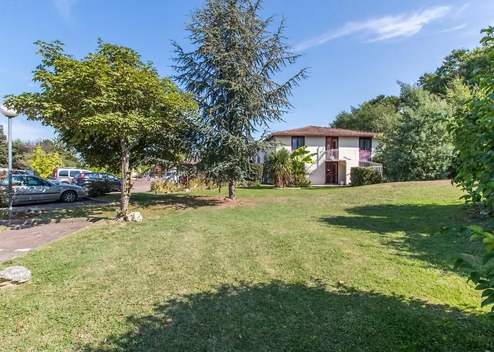 Logis Restaurant Solenca نوغارو