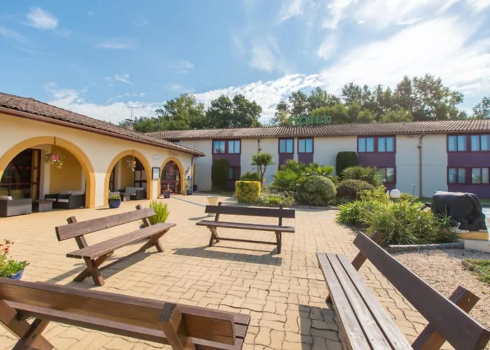 Logis Restaurant Solenca فندق