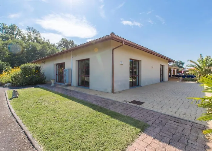 فندق Logis Restaurant Solenca نوغارو