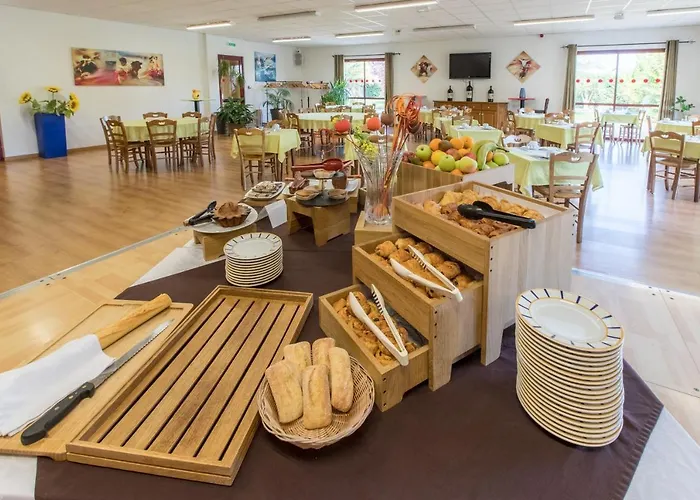 Logis Restaurant Solenca فندق